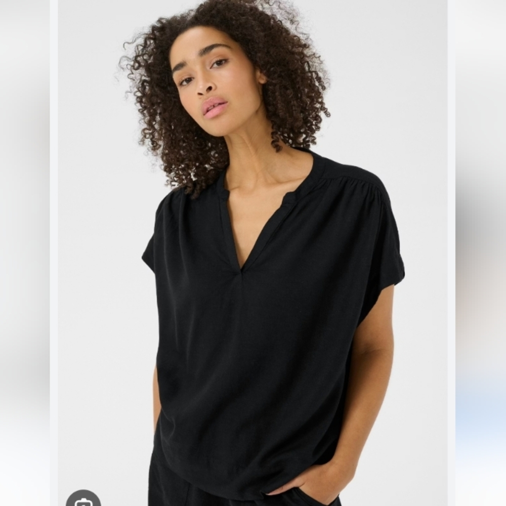 H&M Black Short Sleeve Blouse